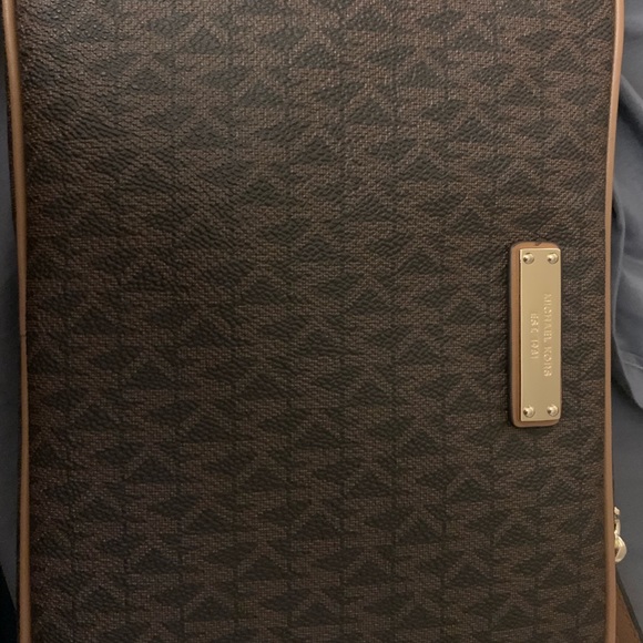 MK women’s purse - Picture 1 of 2